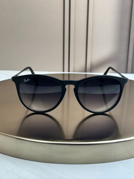 Сонцезахисні окуляри Ray-Ban Erika RB4171 чорні матові градієнт круглі жіночі
