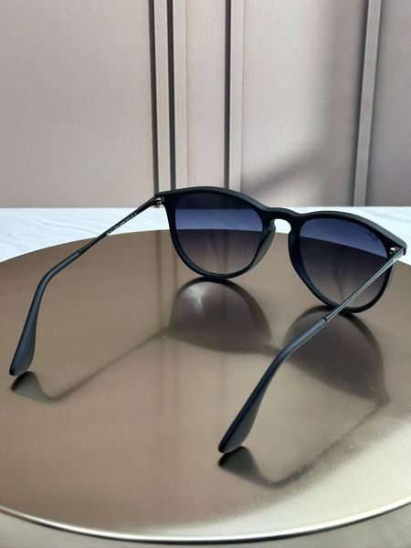 Сонцезахисні окуляри Ray-Ban Erika RB4171 чорні матові градієнт круглі жіночі
