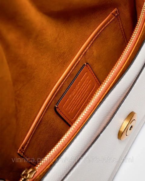 Жіноча сумка шкіряна Coach Soft Tabby Shoulder Bag молочна COA10398 фото
