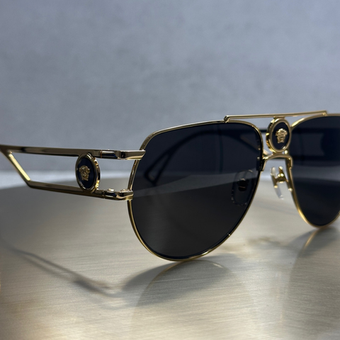 Солнцезащитные очки Versace VE2225 Gold/Grey
