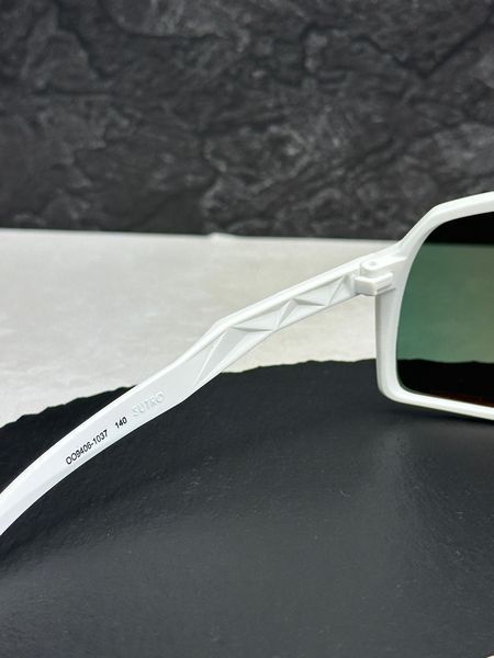 Сонцезахисні окуляри Oakley Sutro білі Prizm спортивні чоловічі