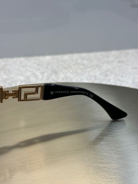 Сонцезахисні окуляри Versace MOD 4395 чорні з золотом Greca oversize жіночі