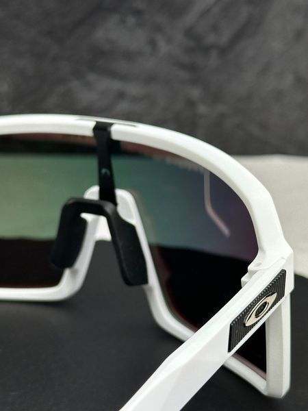 Сонцезахисні окуляри Oakley Sutro білі Prizm спортивні чоловічі