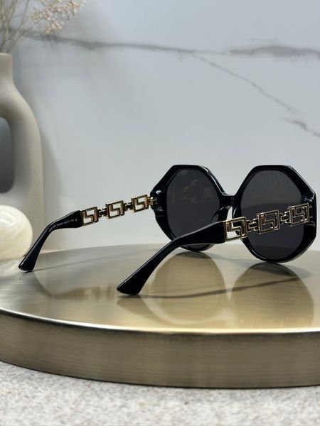 Солнцезащитные очки Versace MOD 4395 534587 - большие черные с золотом, линза Grey, орнамент Greca, женские
