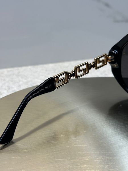 Солнцезащитные очки Versace MOD 4395 534587 - большие черные с золотом, линза Grey, орнамент Greca, женские