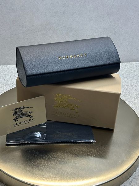 Сонцезахисні окуляри Burberry BE4291 300787 White/Grey Force137 фото