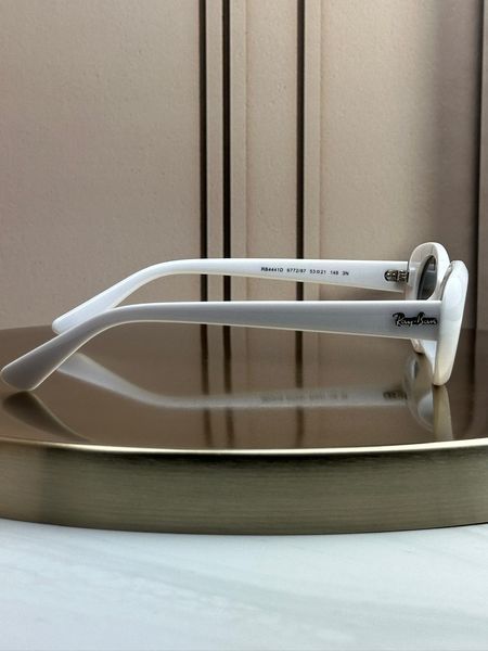 Сонцезахисні окуляри Ray-Ban RB4441D білі, синя лінза, овальні, жіночі, унісекс
