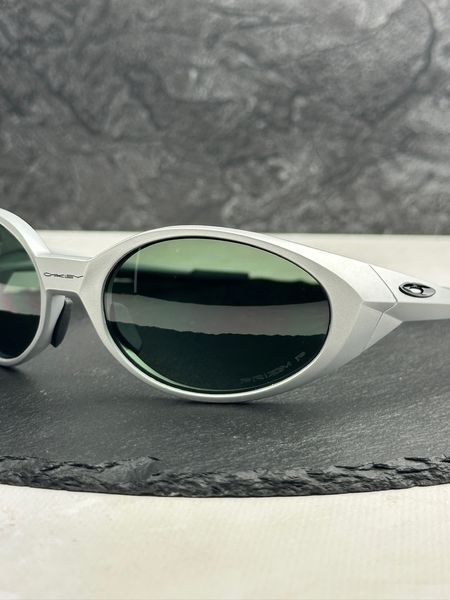 Сонцезахисні окуляри Oakley Eye Jacket Redux OO9438 срібні з темною лінзою Prizm Black, поляризовані, чоловічі, оригінал OAK49750 фото