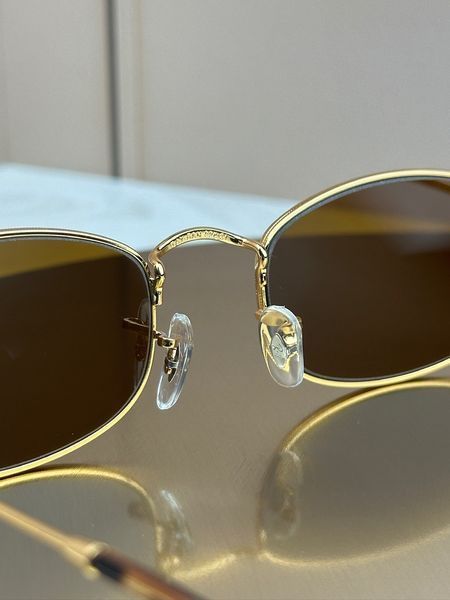 Сонцезахисні окуляри Ray-Ban RB3832 золото, коричнева лінза B15, прямокутні, унісекс, оригінал RBN02817 фото