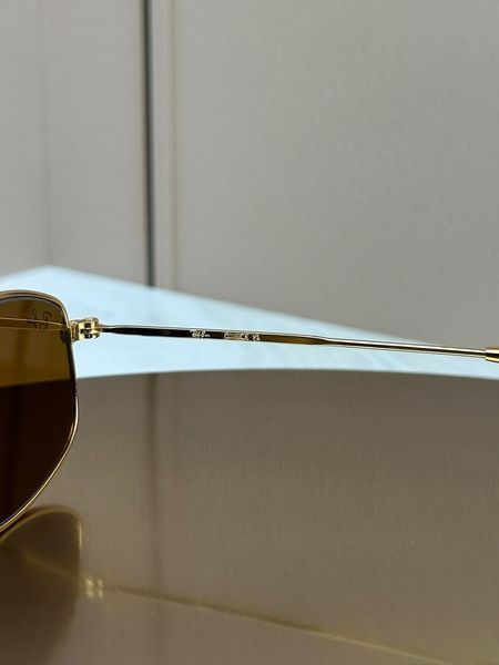 Сонцезахисні окуляри Ray-Ban RB3832 золото, коричнева лінза B15, прямокутні, унісекс, оригінал RBN02817 фото