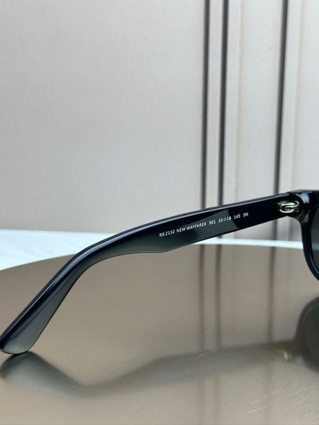 Солнцезащитные очки Ray-Ban New Wayfarer RB2132 черные, зеленая линза G15, унисекс, классика