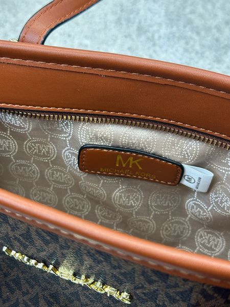 Жіноча сумка-тоут Michael Kors Jet Set Travel коричнева з МК принтом