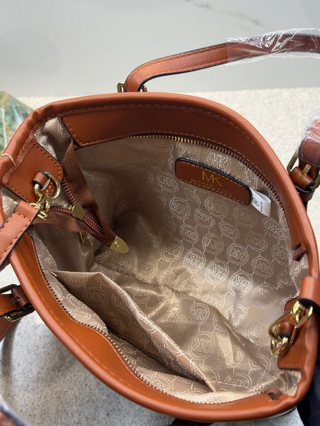 Жіноча сумка-тоут Michael Kors Jet Set Travel коричнева з МК принтом