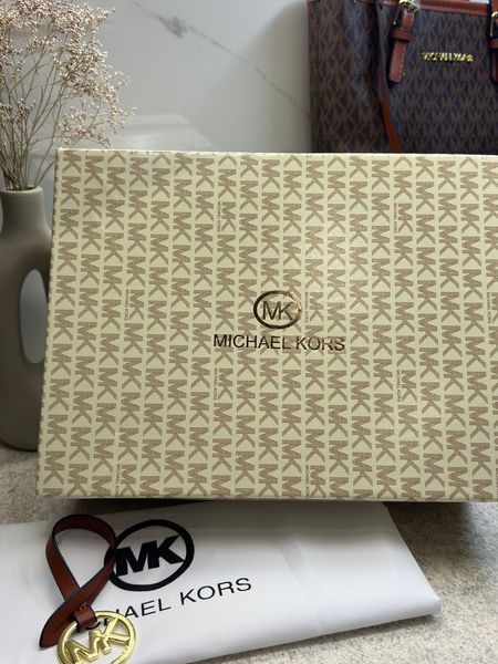 Жіноча сумка Michael Kors Jet Set Travel Extra-Small Logo Top-Zip Tote Bag Brown