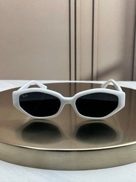 Сонцезахисні окуляри Ray-Ban RB4473 білі, темна сіро-чорна лінза, жіночі, унісекс, оригінал RBN23049 фото