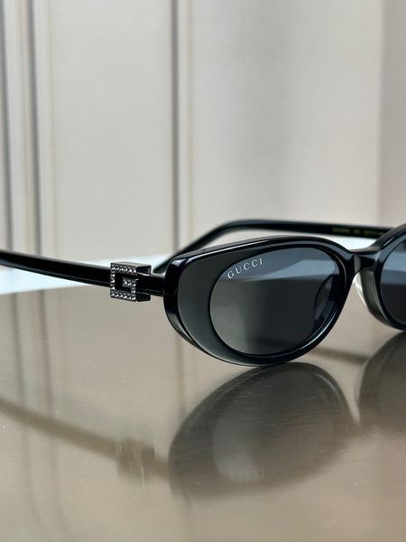 Солнцезащитные очки Gucci GG1680 черные кошачий глаз с кристаллами, логотип GG, женские