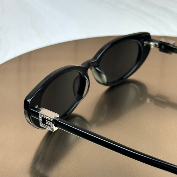 Сонцезахисні окуляри Gucci GG1680S Black/Grey