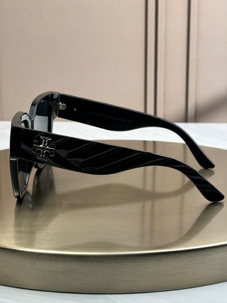 Сонцезахисні окуляри Tory Burch 7180 чорні квадратні масивні темна лінза жіночі
