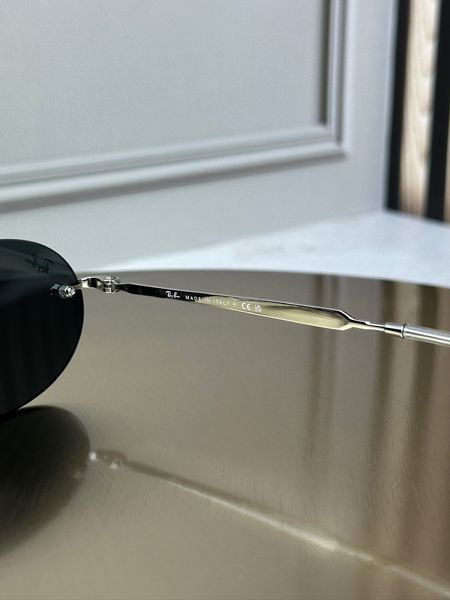 Солнцезащитные очки Ray-Ban RB3767 серебро, темная линза, безободковые, овальные, унисекс