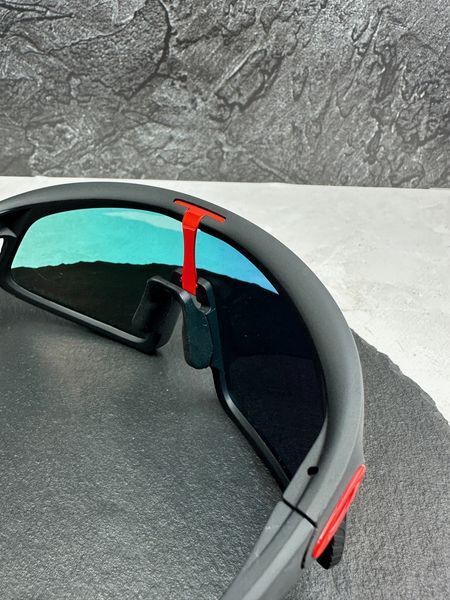 Солнцезащитные очки Oakley Resistor OO9484 черные матовые с линзой Prizm Ruby, спортивный щиток, унисекс